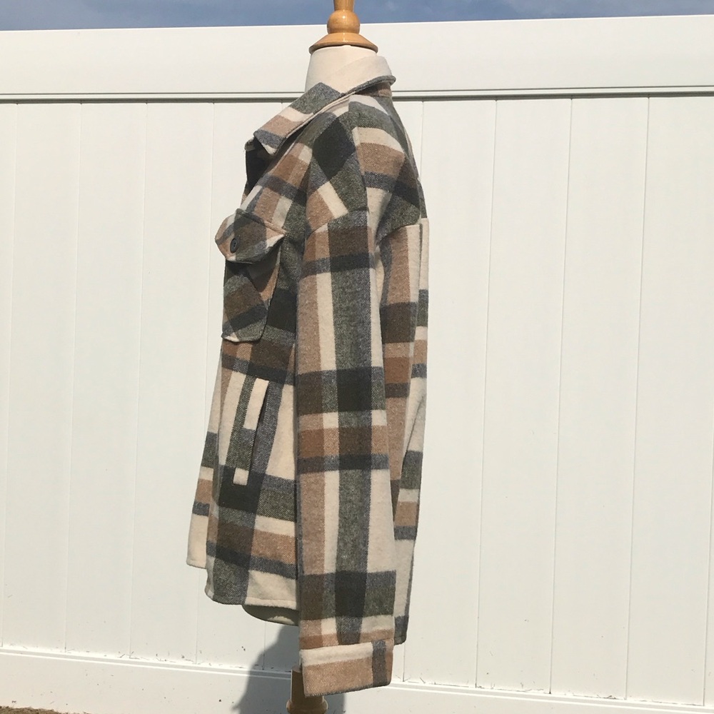 Altar'd State Large Gray Taupe Cream Plaid Shirt Jacket Size Medium - Picture 5 of 16